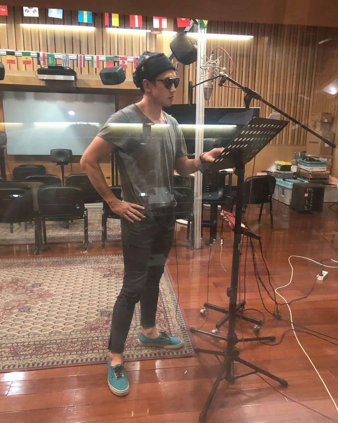 RAIN（ピ）さんのインスタグラム写真 - (RAIN（ピ）Instagram)「Recording...」5月16日 16時47分 - rain_oppa