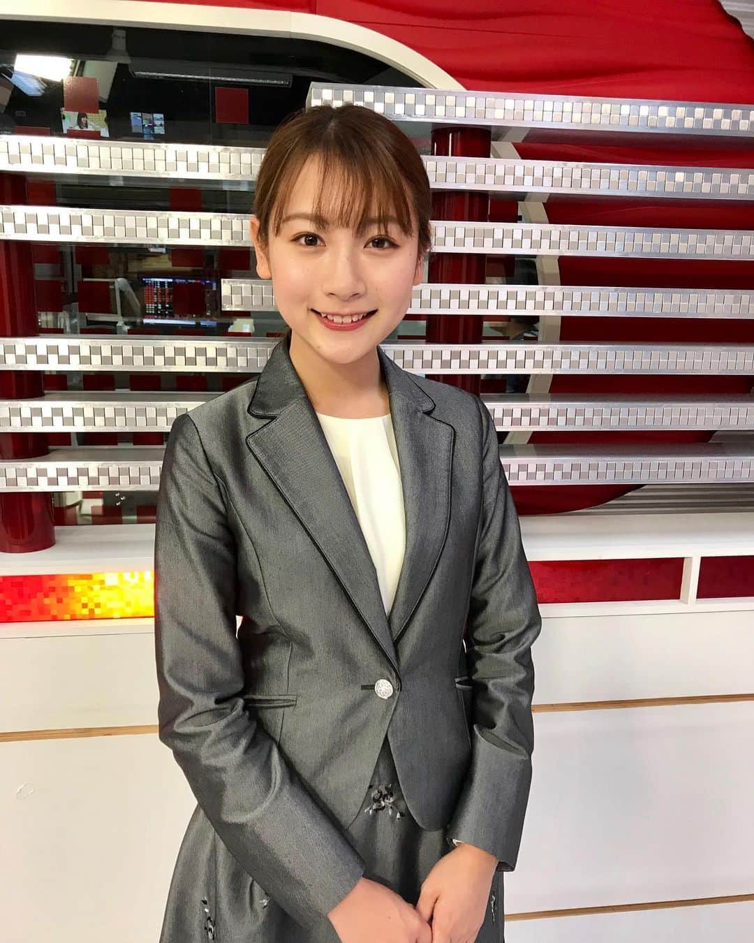 南海放送さんのインスタグラム写真 南海放送instagram このあと11時30分 全国ニュースあと ローカルニュースで 青木美奈 実アナウンサー がデビューします 青木美奈実 新人アナウンサー ニュース デビュー 5月16日 11時18分