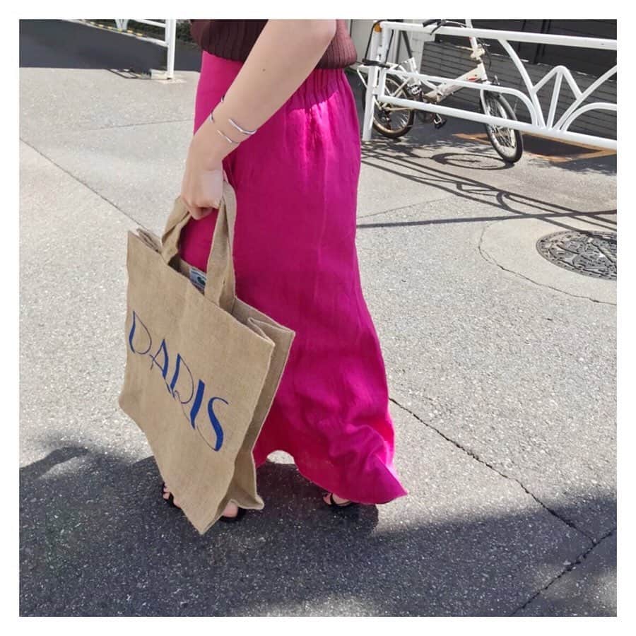 SHENERYさんのインスタグラム写真 - (SHENERYInstagram)「ㅤㅤㅤㅤㅤㅤㅤㅤㅤㅤㅤㅤㅤ 【LUMINE card 10%off campaign start‼︎】 ㅤㅤㅤㅤㅤㅤㅤㅤㅤㅤㅤㅤㅤ リネンマーメイドスカートシリーズに 新色が登場。 夏に映えるフューシャピンクは コーディネートの主役にもなる１枚です。 ㅤㅤㅤㅤㅤㅤㅤㅤㅤㅤㅤㅤㅤ ・リネン混マーメイドスカート color:fuchsiapink/beige/khaki price:¥14,000+tax ㅤㅤㅤㅤㅤㅤㅤㅤㅤㅤㅤㅤㅤ 本日よりルミネカード10%OFFキャンペーンを開催しております。 ルミネカードでお買い上げ頂くと全商品10％OFFとなります。 この機会に是非お越しくださいませ。 ㅤㅤㅤㅤㅤㅤㅤㅤㅤㅤㅤㅤㅤ #SHENERY_official #シーナリー #skirt #linenskirt #linen #fuchsiapink #2019ss #SHENERY2019ss ㅤㅤㅤㅤㅤㅤㅤㅤㅤㅤㅤㅤㅤ」5月16日 11時32分 - shenery_official