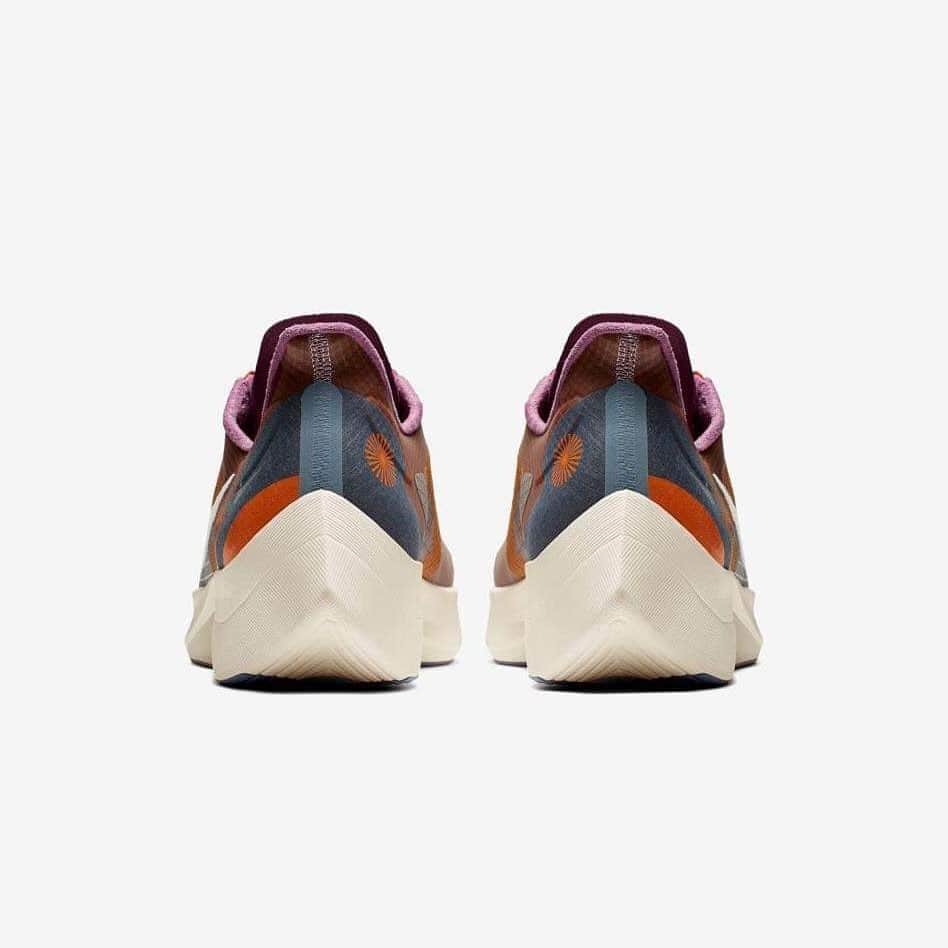 HYPEBEASTさんのインスタグラム写真 - (HYPEBEASTInstagram)「@hypebeastkicks: @nike has unveiled its latest archive-inspired hybrid sneaker, dubbed the Vapor Street PEG. Coming in “Plum Dust” and “Cargo Khaki” colorways, the silhouette features a number of Japanese and Gyakusou-inspired design details, including Kanji graphics on the insoles and a Japanese sun graphic printed in contrasting orange hues. Both pairs will release on May 21 for $160 USD. Photo: Nike」5月16日 11時59分 - hypebeast