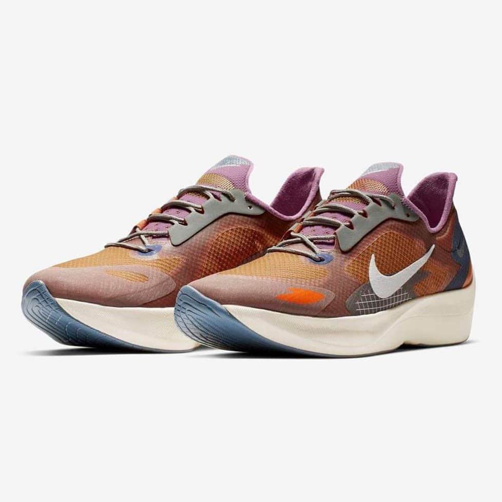 HYPEBEASTさんのインスタグラム写真 - (HYPEBEASTInstagram)「@hypebeastkicks: @nike has unveiled its latest archive-inspired hybrid sneaker, dubbed the Vapor Street PEG. Coming in “Plum Dust” and “Cargo Khaki” colorways, the silhouette features a number of Japanese and Gyakusou-inspired design details, including Kanji graphics on the insoles and a Japanese sun graphic printed in contrasting orange hues. Both pairs will release on May 21 for $160 USD. Photo: Nike」5月16日 11時59分 - hypebeast