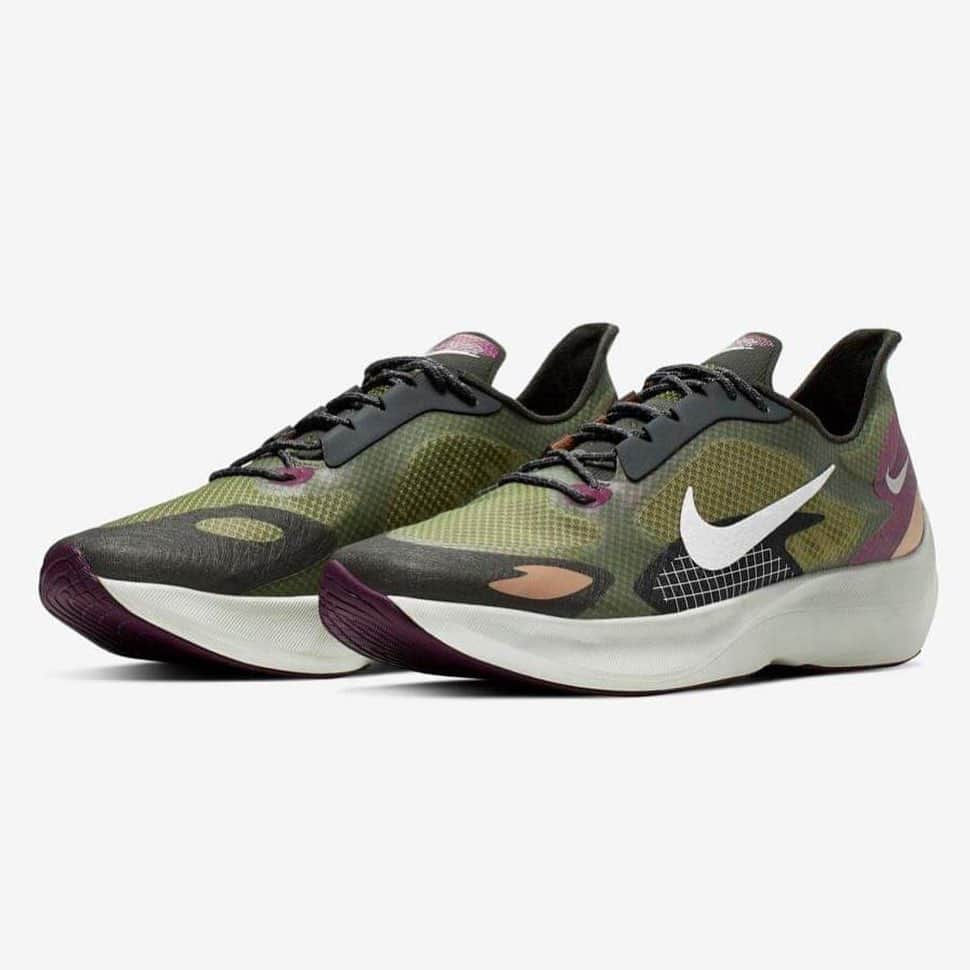 HYPEBEASTさんのインスタグラム写真 - (HYPEBEASTInstagram)「@hypebeastkicks: @nike has unveiled its latest archive-inspired hybrid sneaker, dubbed the Vapor Street PEG. Coming in “Plum Dust” and “Cargo Khaki” colorways, the silhouette features a number of Japanese and Gyakusou-inspired design details, including Kanji graphics on the insoles and a Japanese sun graphic printed in contrasting orange hues. Both pairs will release on May 21 for $160 USD. Photo: Nike」5月16日 11時59分 - hypebeast