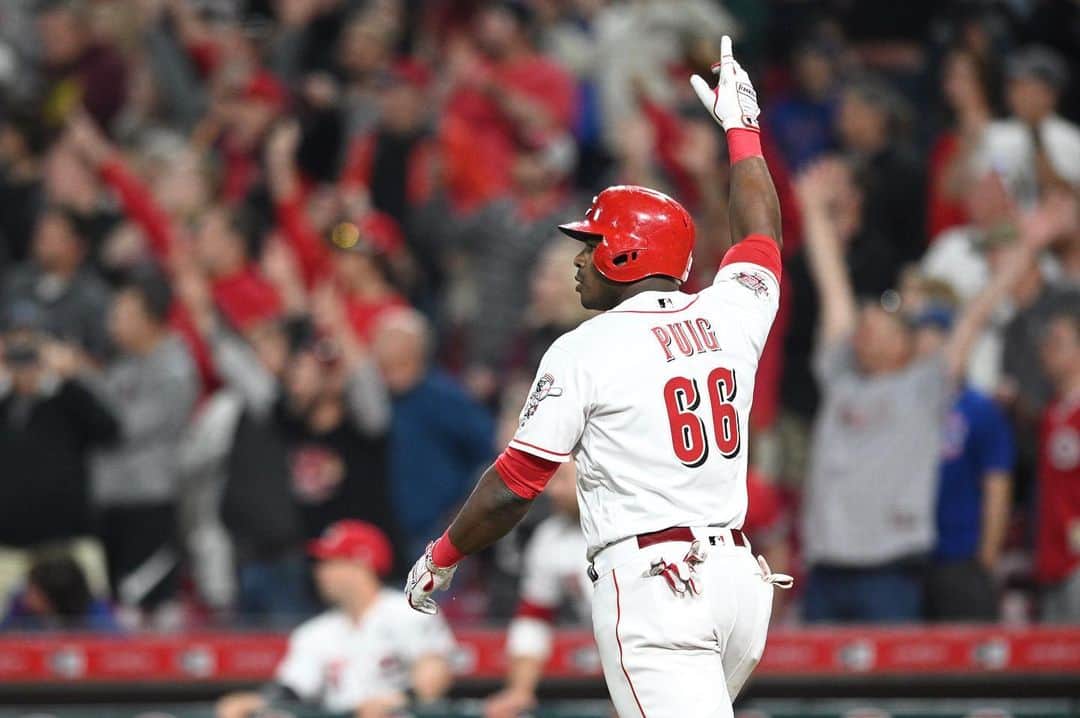 ヤシエル・プイグのインスタグラム：「great team win tonight 👏🙌👍 #reds #mlb #walkoff #love #baseball」