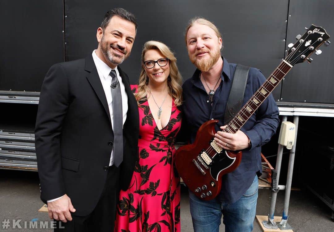 のインスタグラム：「Tune in to ABC now for @jimmykimmellive and enjoy TTB’s performance at the end of the show! #Kimmel」