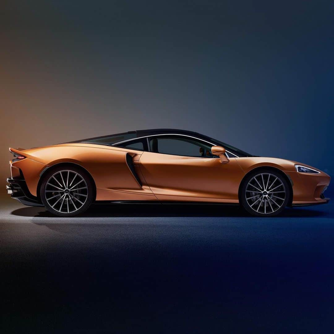 HYPEBEASTさんのインスタグラム写真 - (HYPEBEASTInstagram)「#hypeAF: @mclaren’s much-anticipated GT model has arrived. Its first ever “lifestyle vehicle” has been fitted with a V8 engine that’s good for 620 horsepowers, 203 mph and can go 0-60 mph in 3.1 seconds. Priced at $210,000 USD, the model is expected to hit roads by the end of 2019.  Photo: McLaren」5月16日 12時32分 - hypebeast