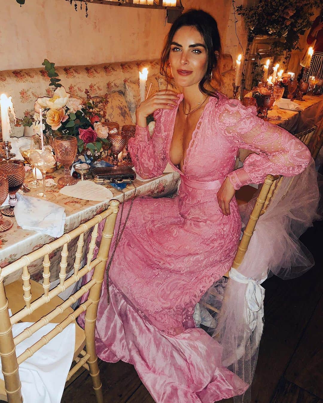 ヒラリー・ローダのインスタグラム：「The world of @loveshackfancy is one I want to live in forever! Congrats @becknyc on your store opening. Love you! 🎀」