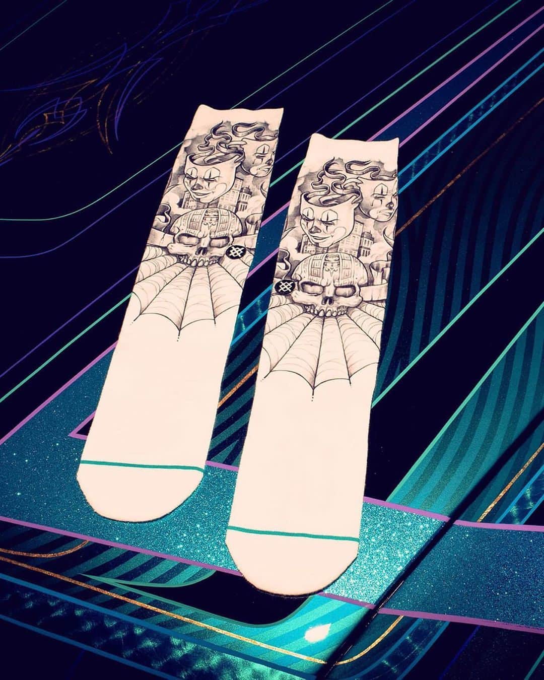 Stance Japanさんのインスタグラム写真 - (Stance JapanInstagram)「Play now, play later... 🕸 For our latest collaboration with legendary artist Mister Cartoon, we looked to his superior linework and textbook shading for design direction. Don't sleep on two new signature styles from @misterctoons #StanceAnthem #ありきたりはつまらない」5月16日 12時39分 - stance_japan