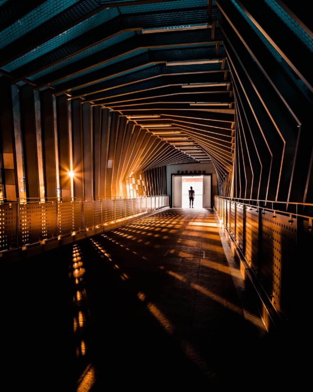 Canon Asiaのインスタグラム：「“This picture depicts a scene of colours mixed together to create a shot that looks like what one would capture in an alternate dimension. The man in the picture added a mysterious touch to the shot by exuding a feeling of lost in an alternate dimension.” • Looking for a new way to photograph the golden hour? 🤔 Look out for interesting architectures and play around with shadows and the sunbeams of the golden hour to create a mysterious shot like this🌇 • 📷 Image by Zhengheng94_ (@heng94_) on My Canon Story using the Canon EOS 6D Mark II | Canon EF24-70mm f/2.8L | f/5.6 | 20s | ISO 100 | 24mm  Want your photos to be featured too? Tag them with #canonasia or submit them on My Canon Story, link in bio!  #canonasia #photography #futuristic #futuristicphotography #canonphotography #scifiworld #scififantasy #futurism #goldenhour #sunset #architecturephotography #architecture」