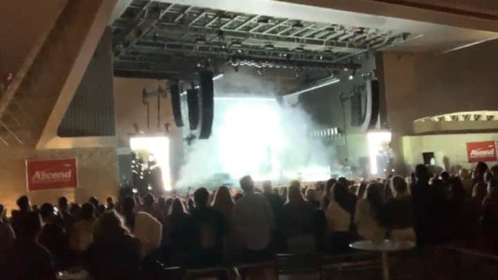 キース・アーバンのインスタグラム：「Modernity may have failed us - but @THE1975 saved us ..AGAIN!!! U guys killed it in Nashville 2nite!!!!! - KU」