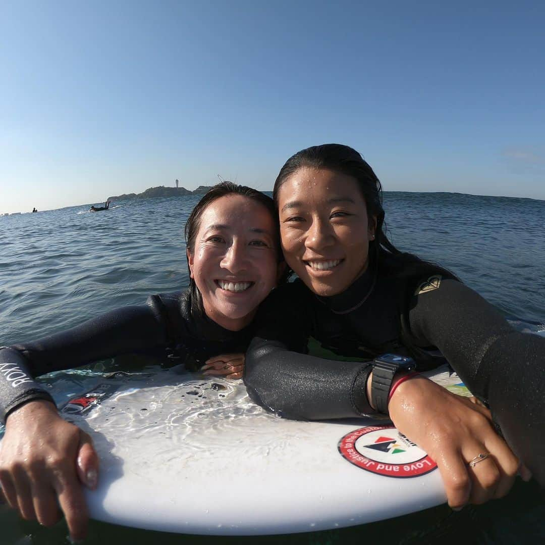 大村 奈央さんのインスタグラム写真 - (大村 奈央Instagram)「たくさんの好きがあった今朝でした👭🐶🐶🌊☀️ @aikaneko_surf #ベルサニ Home time with @aikaneko_surf  #roxysurf」5月16日 13時30分 - naoomura