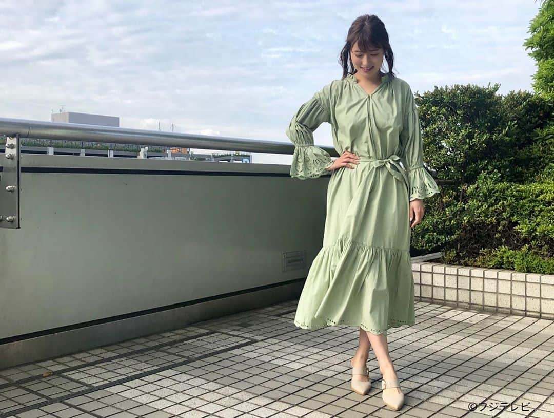 フジテレビ「めざましテレビ」さんのインスタグラム写真 - (フジテレビ「めざましテレビ」Instagram)「5月15日（水）きょう何着て行く？ ・ ファッション雑誌CanCamとコラボしたお天気コーナー「きょう何着て行く？」 阿部華也子ちゃんの毎日のコーデを紹介♪ ・ 【きょうのコーデ】 ワンピース→#マリリンムーン 2万9500円 靴→#RANDA 7400円 ピアス→#Jouete 1万5000円 ・ 【コーデのポイント】 さわやかなグリーンが春らしさたっぷりのワンピース👗 きれい色はくすみがかった色合いを選べば 今ドキな印象に仕上がります✨✨ スタンドカラーや袖のカットワーク刺しゅうで ロマンティックなかわいさもプラス🌹✨ ・ #めざましテレビ #きょう何着て行く？ #阿部華也子 #今日のコーデ#コーデ #CanCam #今日のファッション#ootd #きょう何着て行く？は月〜金朝6時22分ごろ放送！」5月16日 13時43分 - mezamashi.tv