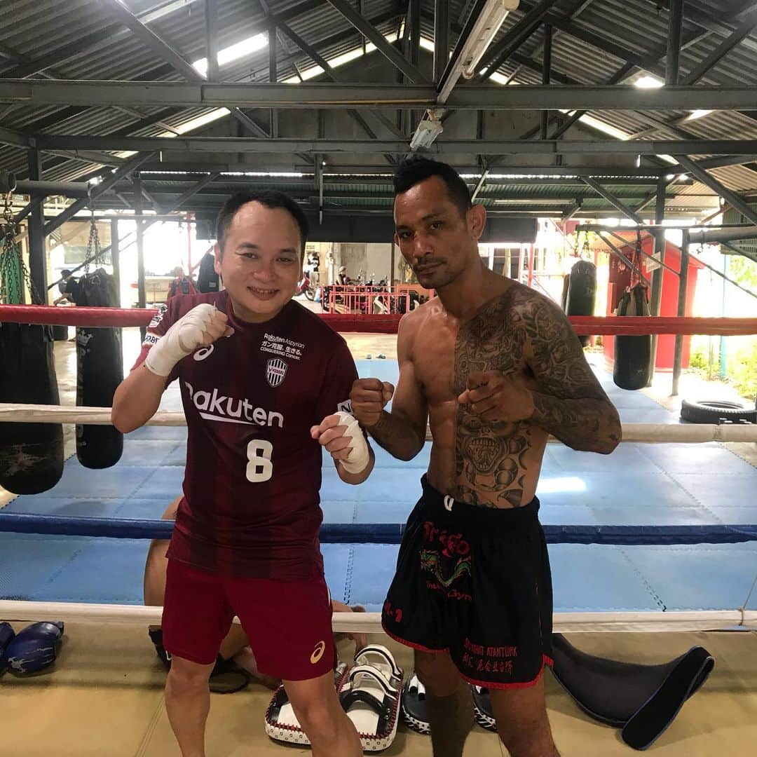 アイアム野田さんのインスタグラム写真 - (アイアム野田Instagram)「すいません！今日の何の日の投稿遅れました！ #今日は何の日  #旅の日 #アイアム野田 #イニエスタ iniesta #visselkobe  #鬼ヶ島」5月16日 14時30分 - iam.noda