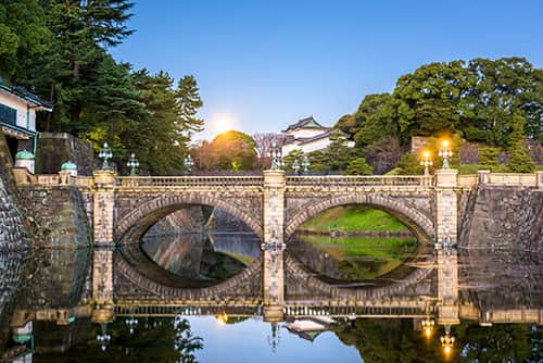 Loveinn Japanさんのインスタグラム写真 - (Loveinn JapanInstagram)「Every time visiting Tokyo imperial palace, feel extra calm and peaceful.  Even I have no idea why, nothing bad right. Take a visit by yourself and see if you have a similar feeling like me.」5月16日 14時38分 - loveinnjapan