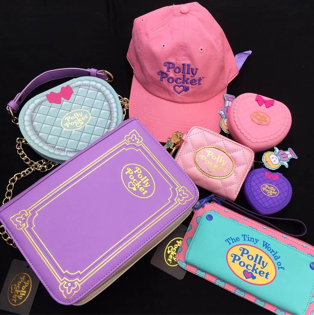 おもちゃやSPIRALさんのインスタグラム写真 - (おもちゃやSPIRALInstagram)「Polly Pocket Goods 入荷しました！﻿ ﻿ ショルダー 7000円﻿ CAP 3800円﻿ 長財布 4500円﻿ 折りたたみ財布 4800円﻿ ブラシ 3500円﻿ アイシャドウ 3800円﻿ リップ 4000円﻿ ﻿ です！」5月16日 14時43分 - spiral_toy