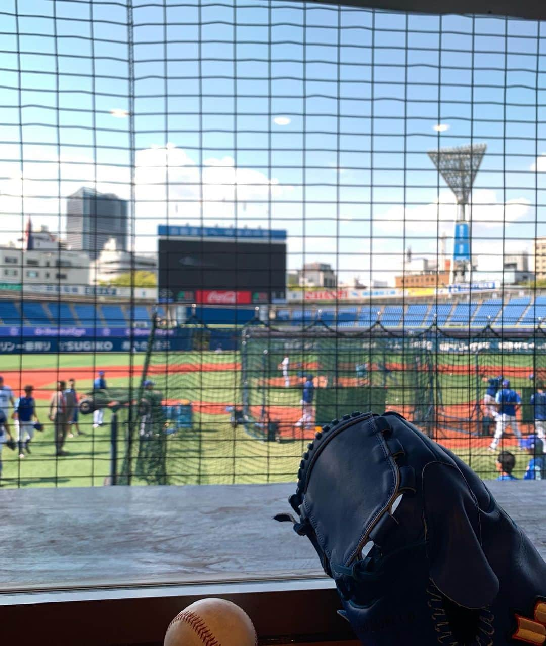 大沢樹生さんのインスタグラム写真 - (大沢樹生Instagram)「こんにちは😊 本日の横浜スタジアム🏟始球式⚾️&BLUE☆LIGHT Celebration🎤🎶やらせて頂きます✨✨✨ めちゃめちゃ楽しみです！👏🤩#大沢樹生#横浜DeNAベイスターズ#横浜スタジアム#始球式」5月16日 14時52分 - osawa_mikio