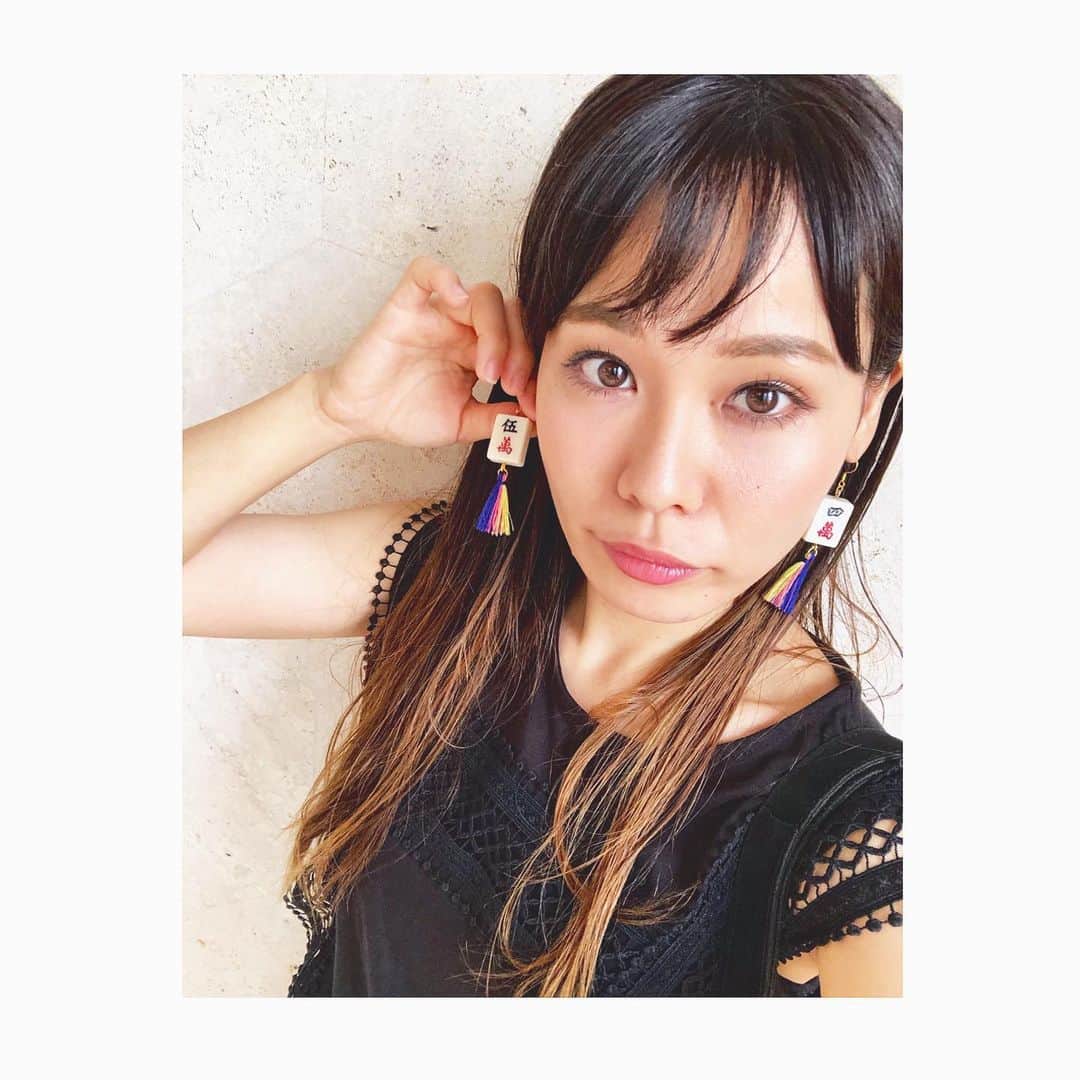 MAIKO さんのインスタグラム写真 - (MAIKO Instagram)「#ピアス #プレゼント🎁 #分かってらっしゃる😂🙌✨ #リャンメン待ちの女 🀄️ #赤ドラなら尚良し⭕️笑 #麻雀したひ🤤」5月16日 15時02分 - maiko_oops