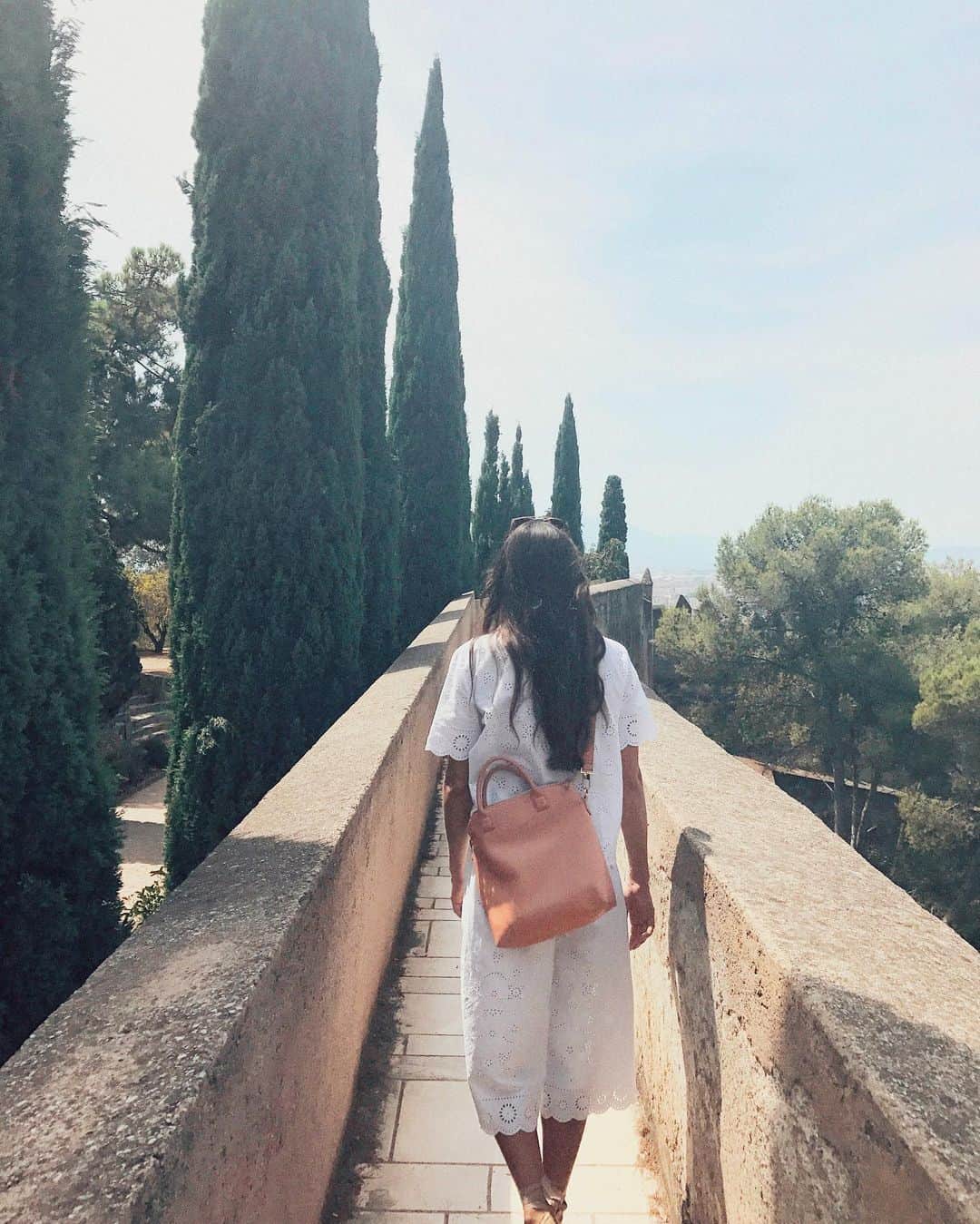 ウォントのインスタグラム：「Spotted in Spain: Mini O'Hare in Desert Rose, now in the Les Archives Sale. Shop this bag & more at up to 60% off. Link in bio. — #repost @isabellelsliger #wantlesessentiels #bagsale #sale」