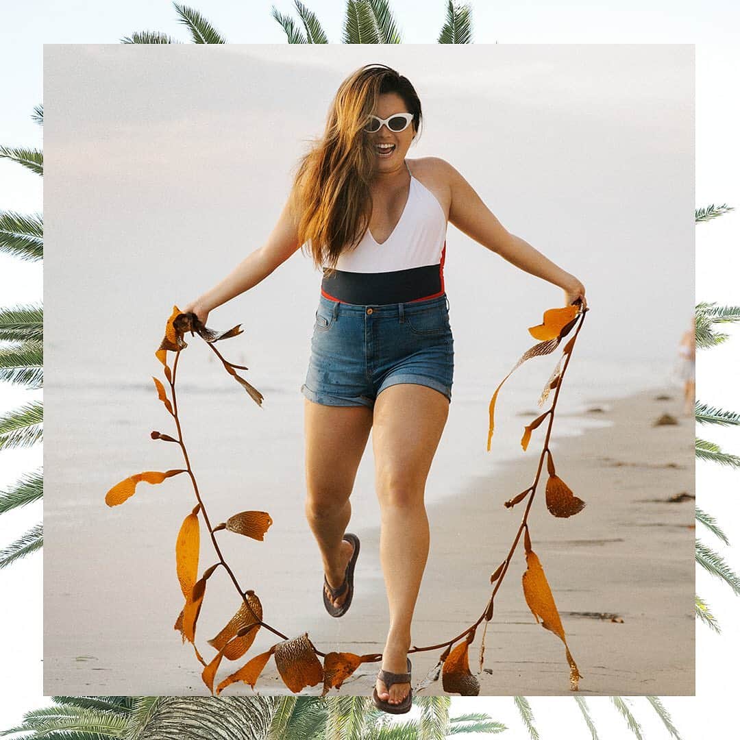 のインスタグラム：「Who says vegan shoes need to all look alike? Not when you can choose from a huge selection of Sanuk vegan delights. Be true to Mother Nature in these 100% animal-friendly sandals. #SanukYogaMat #Sanuk #SmilePassItOn #Vegan」