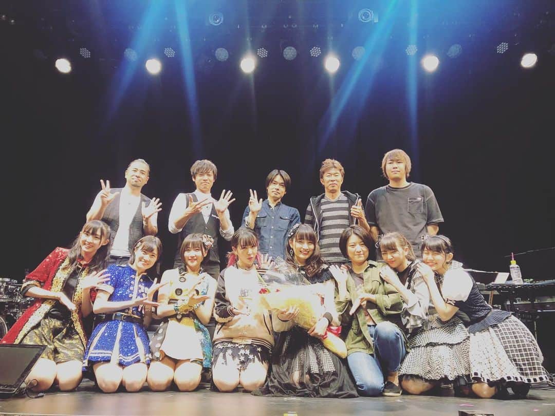 藤原佑介のインスタグラム：「本日はガチンコ３×ガチンコ☆コンサート 「ガチンコ３の７」ありがとうございました！ ゲストアーティストの方も沢山いらして盛り沢山な楽しいライブでした！ ご卒業おめでとうございます！ クリスタルビートもナイスサウンド！」