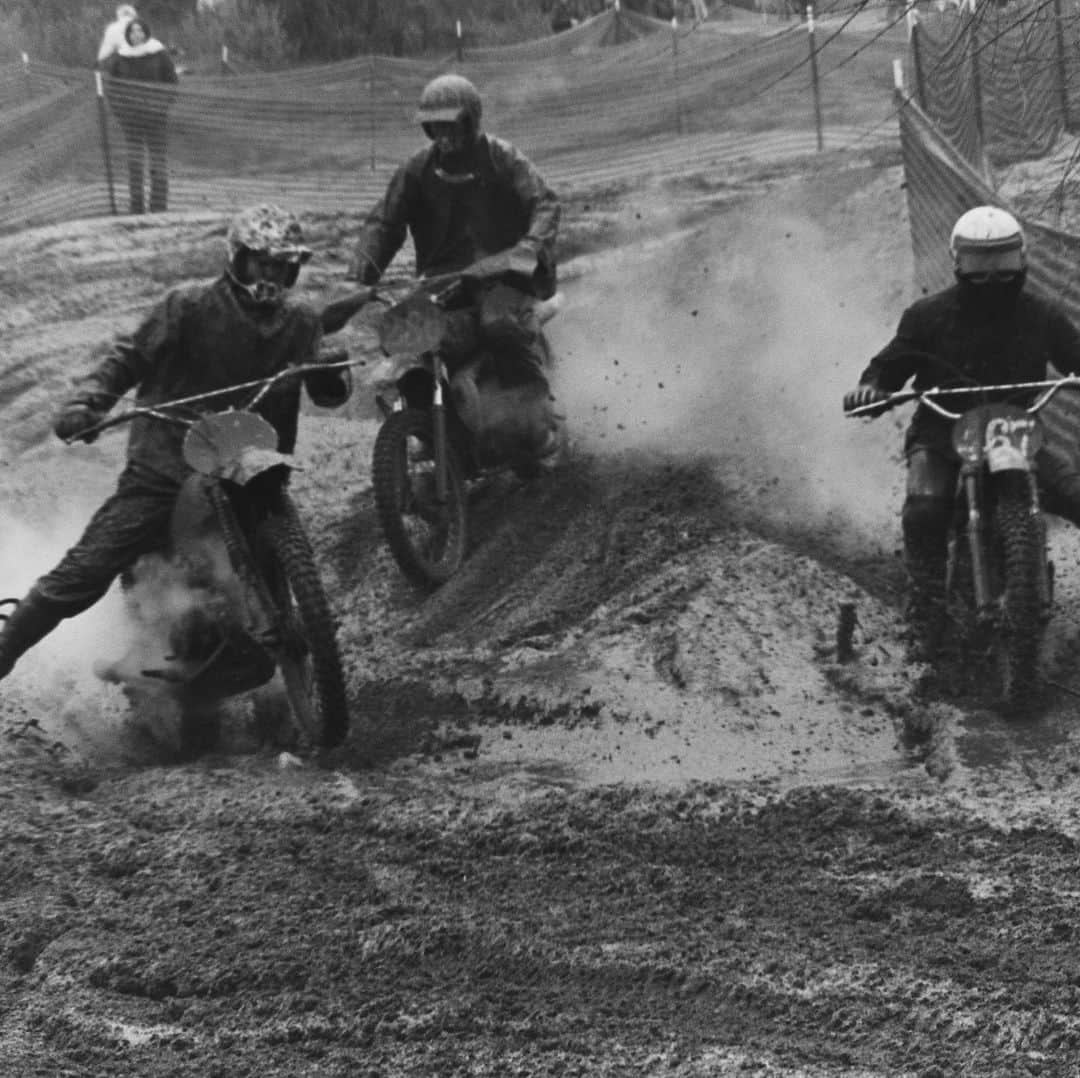 Racer X Onlineさんのインスタグラム写真 - (Racer X OnlineInstagram)「#tbt To the 1975 @promotocross opener at a very muddy @hangtownmx. | Swipe 👈🏼」5月17日 0時50分 - racerxonline