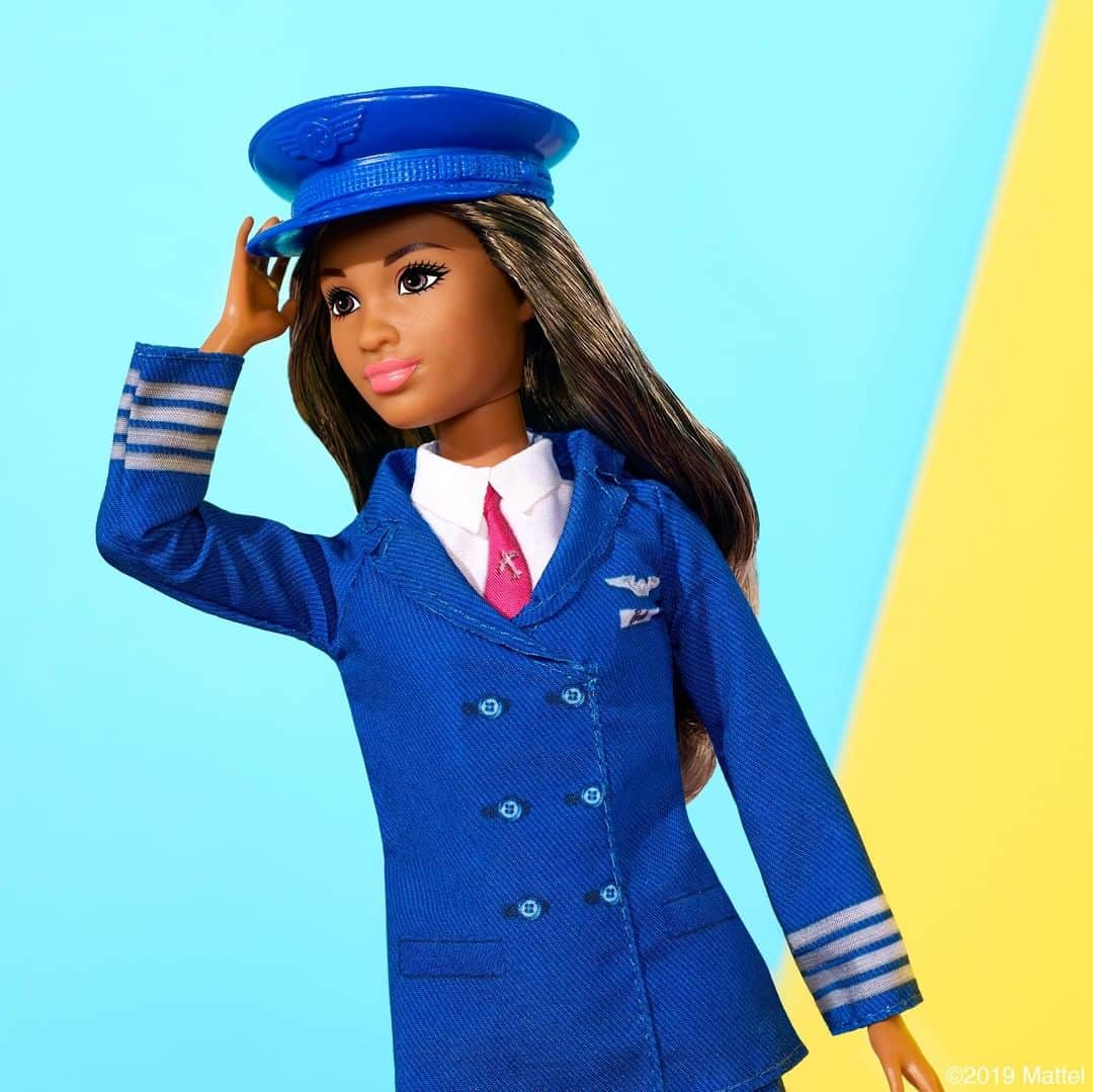 バービーさんのインスタグラム写真 - (バービーInstagram)「Fasten your seatbelts and prepare to discover endless possibilities with the #Barbie 60th Anniversary Pilot Doll! ☁️ ✈️ 🌍#Barbie60」5月17日 1時00分 - barbie