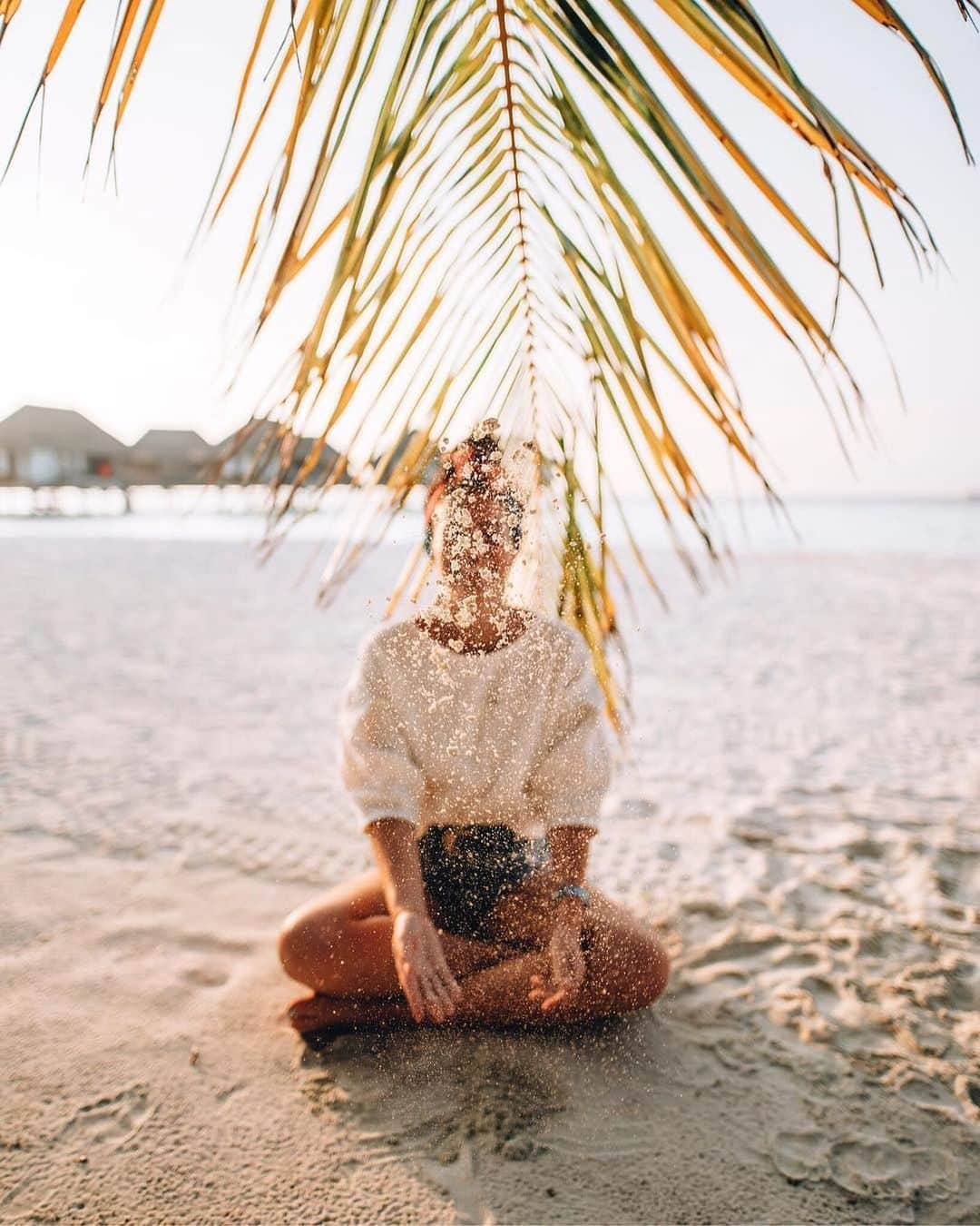 PAUL HEWITTさんのインスタグラム写真 - (PAUL HEWITTInstagram)「These are the days we dream about when the sunlight paints us gold. 🌴☀️⚓️ (photo @mvandersluis) #getAnchored #paulhewitt  __ #beach #ocean #days #maledives #dreamlocations #sand #sunisup #maritime #oceanlovers #palmtrees #getaway」5月17日 1時01分 - paul_hewitt