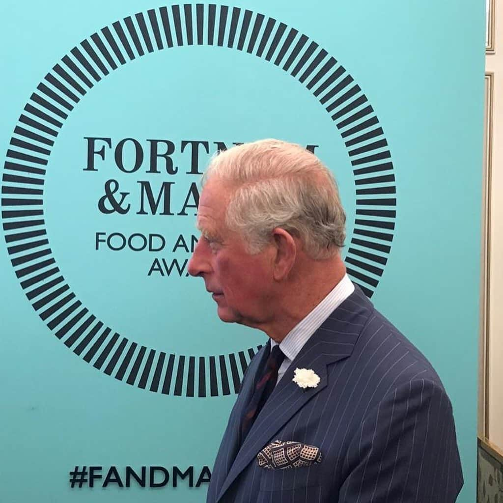 クラレンス邸さんのインスタグラム写真 - (クラレンス邸Instagram)「At the @Fortnums Food & Drink Awards in London today, The Prince of Wales was presented with The Special Award in recognition of his commitment to supporting food and farming communities in the UK. As a farmer himself, The Prince is Patron or President of a number of organisations that help to preserve rural communities and protect British agriculture. HRH established @countrysidefund in 2010, a charity that aims to improve the prospects of family farm businesses and the quality of rural life. On accepting the award, The Prince of Wales said: “Thank you again for this much-appreciated award. Above all, it will continue to inspire me to hope that we can see a future for this country in concentrating on developing a reputation for the most environmentally-friendly food production system in the world, with products that tell a really good “story”, emphasize the importance of native breeds, support family farms and put soil health and fertility at the centre of the entire process.”」5月17日 1時11分 - clarencehouse