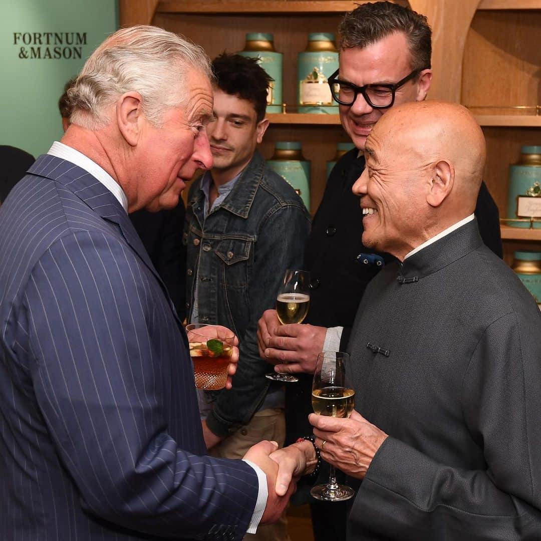 クラレンス邸さんのインスタグラム写真 - (クラレンス邸Instagram)「At the @Fortnums Food & Drink Awards in London today, The Prince of Wales was presented with The Special Award in recognition of his commitment to supporting food and farming communities in the UK. As a farmer himself, The Prince is Patron or President of a number of organisations that help to preserve rural communities and protect British agriculture. HRH established @countrysidefund in 2010, a charity that aims to improve the prospects of family farm businesses and the quality of rural life. On accepting the award, The Prince of Wales said: “Thank you again for this much-appreciated award. Above all, it will continue to inspire me to hope that we can see a future for this country in concentrating on developing a reputation for the most environmentally-friendly food production system in the world, with products that tell a really good “story”, emphasize the importance of native breeds, support family farms and put soil health and fertility at the centre of the entire process.”」5月17日 1時11分 - clarencehouse