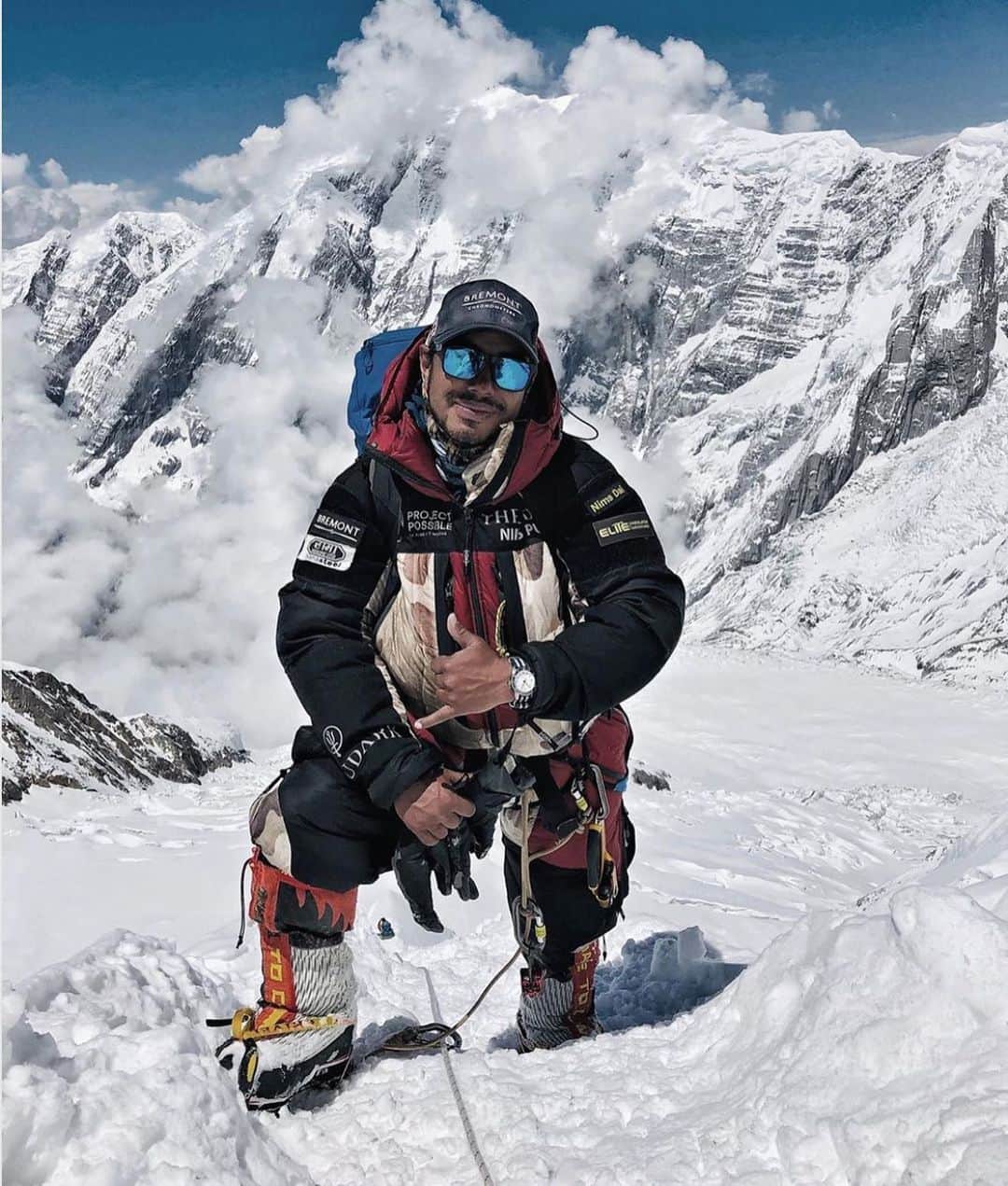 ブレモンさんのインスタグラム写真 - (ブレモンInstagram)「Bremont ambassador @nimsdai and the team summited #Kanchenjunga at 11:19am local time yesterday morning. On the way down from the summit, they found some fellow climbers in difficulty and carried out a rescue mission. This is the second unplanned rescue on his world record breaking challenge so far. Rescue members include @nimsdai, @mingma_david_sherpa and @gesmantamang. Stay tuned for more updates.⠀ .⠀ .⠀ .⠀ #ProjectPossible #Mountaineer #TestedBeyondEndurance #Bremont #worldrecordbreaking」5月17日 1時21分 - bremontwatches