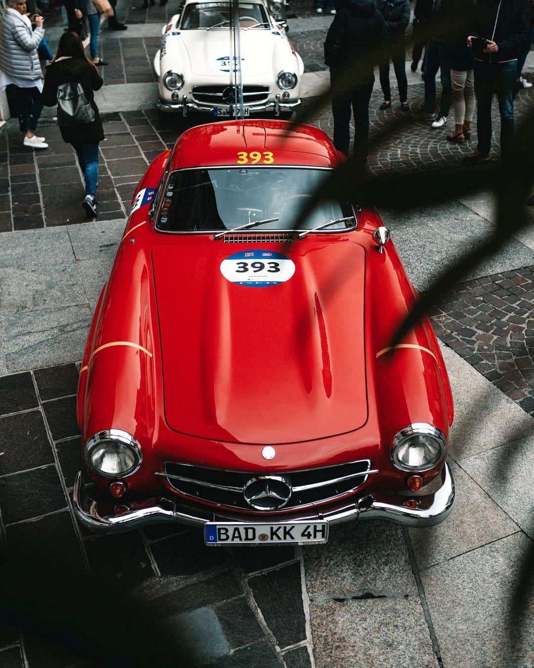 MERCEDES AMG PETRONASさんのインスタグラム写真 - (MERCEDES AMG PETRONASInstagram)「Brescia 👉 Rome 👉 Brescia 🗺 Seven iconic @mercedesbenz 300 SLs, 1,000 miles! 😍😍😍 #MBmille 2019... Let’s go! 👊 • #MercedesBenz #MBclassic #Mercedes #Benz #300SL #Gullwing #ClassicCars #MilleMiglia #1000Miglia #ClassicCar #InstaCar @mercedesbenzmuseum」5月17日 1時25分 - mercedesamgf1