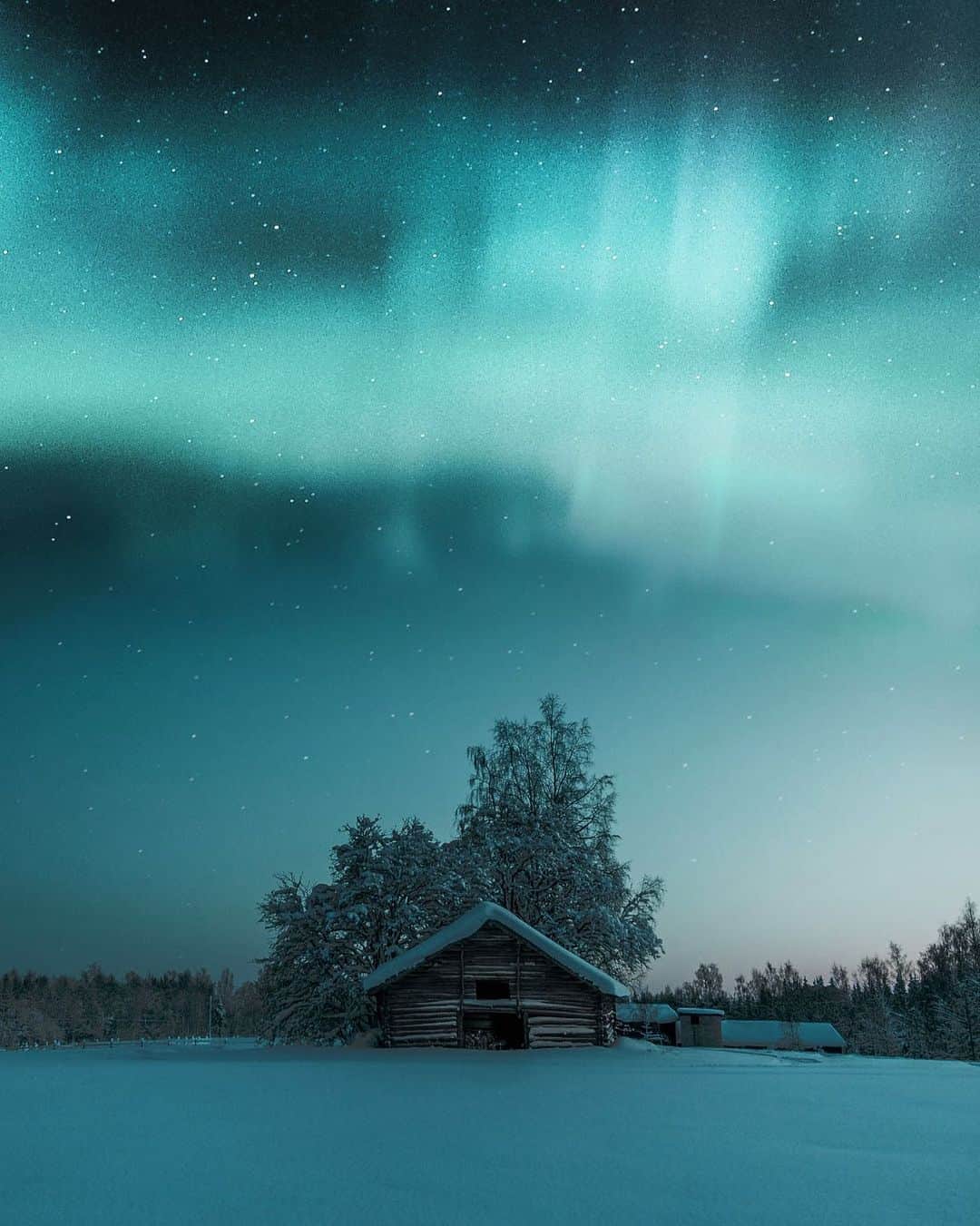 Canon Photographyさんのインスタグラム写真 - (Canon PhotographyInstagram)「The best night of the winter was quite magical 🌌 Have you ever seen Northern Lights? 5D Mark IV + EF 24-70mm f/2.8L II @kaspergaram」5月17日 1時50分 - cpcollectives