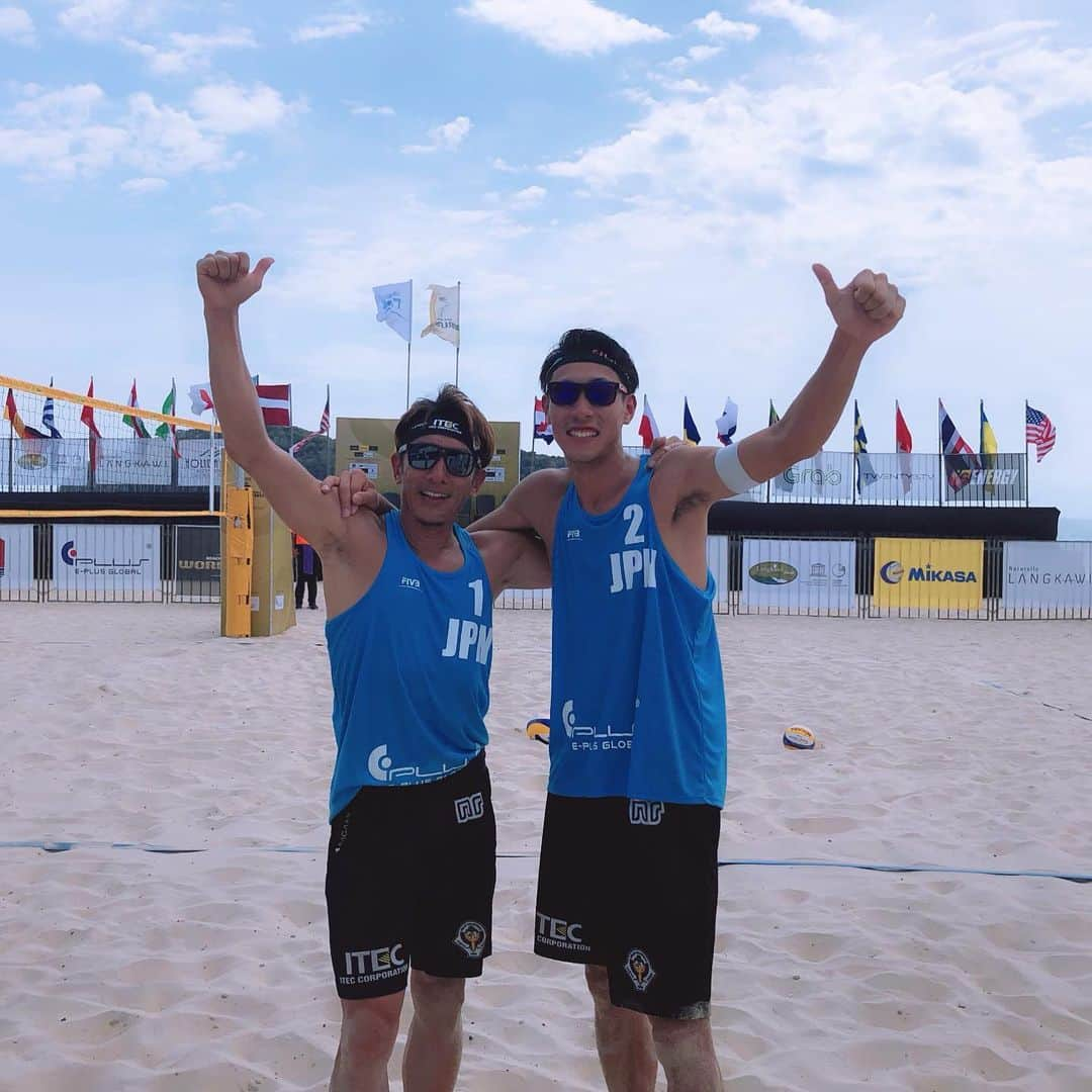 西村晃一さんのインスタグラム写真 - (西村晃一Instagram)「Japan Beach volleyball Tour opens on May 18.19th in Hiratsuka Kanagawa  5月18.19日平塚ビーチパークで国内ビーチバレーツアーの開幕戦です。 チームとしては2019年〜LAキャンプからスタートし、パートナー @daisuke____shibata とここまで共に練習に励んできました。 ぼくに毎日毎日怒鳴られ、あっという間にジャパンツアーの開幕戦を迎えようとしています。 まだまだ未完成で、ぼくのイメージしている頂上には、まだ五合目くらいですが、これからペースを上げて登っていくつもりです！ 今週末平塚是非応援お願いします📣 ちなみに今年は優勝賞金この金額にあがってます！ がんばろっと！  #japantour #japanbeachvolleyballtour #beachvolleyball  #hiratsuka  #ガラナアンタルチカ杯  @shakesbeer_ と優勝 #koichinishimura  #西村晃一 #柴田大助 #2020tokyo  #Itec #tamachanshop  #mjg接骨院  #ennerre_jp  #beachvolleyball」5月17日 1時42分 - koichi.nishimura