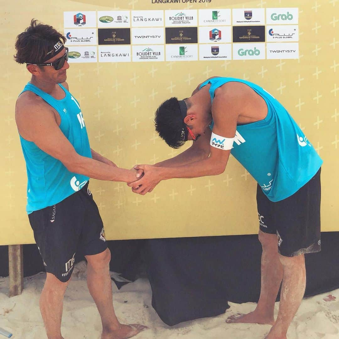 西村晃一さんのインスタグラム写真 - (西村晃一Instagram)「Japan Beach volleyball Tour opens on May 18.19th in Hiratsuka Kanagawa  5月18.19日平塚ビーチパークで国内ビーチバレーツアーの開幕戦です。 チームとしては2019年〜LAキャンプからスタートし、パートナー @daisuke____shibata とここまで共に練習に励んできました。 ぼくに毎日毎日怒鳴られ、あっという間にジャパンツアーの開幕戦を迎えようとしています。 まだまだ未完成で、ぼくのイメージしている頂上には、まだ五合目くらいですが、これからペースを上げて登っていくつもりです！ 今週末平塚是非応援お願いします📣 ちなみに今年は優勝賞金この金額にあがってます！ がんばろっと！  #japantour #japanbeachvolleyballtour #beachvolleyball  #hiratsuka  #ガラナアンタルチカ杯  @shakesbeer_ と優勝 #koichinishimura  #西村晃一 #柴田大助 #2020tokyo  #Itec #tamachanshop  #mjg接骨院  #ennerre_jp  #beachvolleyball」5月17日 1時42分 - koichi.nishimura