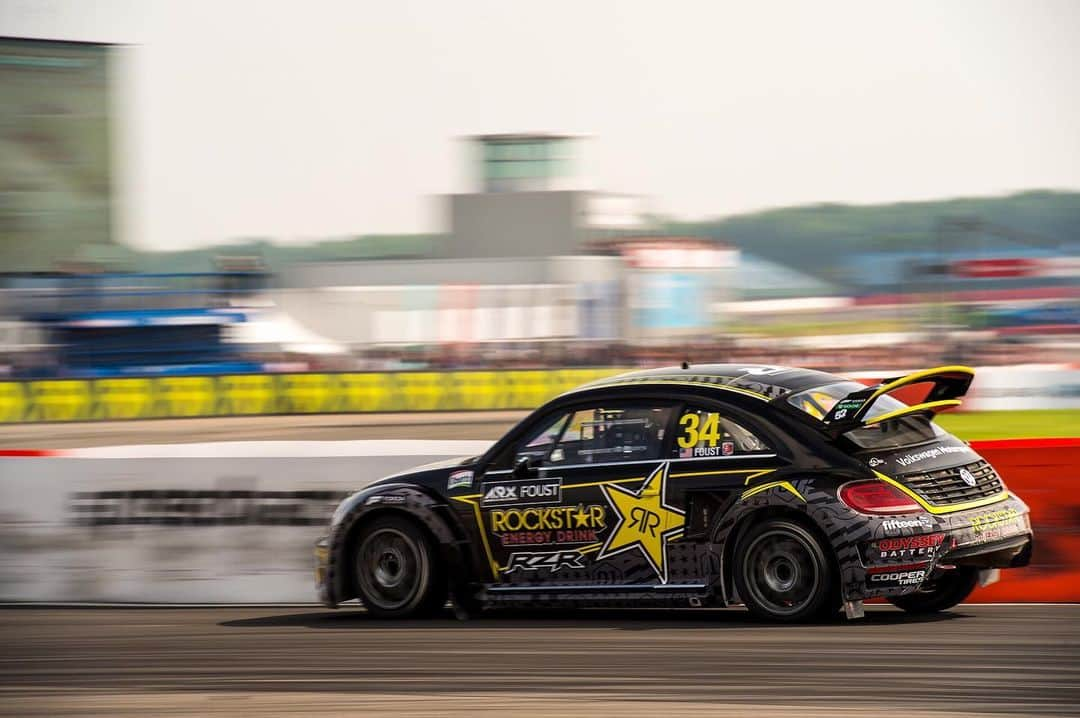 タナー・フォウストさんのインスタグラム写真 - (タナー・フォウストInstagram)「#TBT to last year's @arxrallycross win powered by #OdysseyBattery at Silverstone Circuit! 📸 @peterbminnig」5月17日 1時43分 - tannerfoust