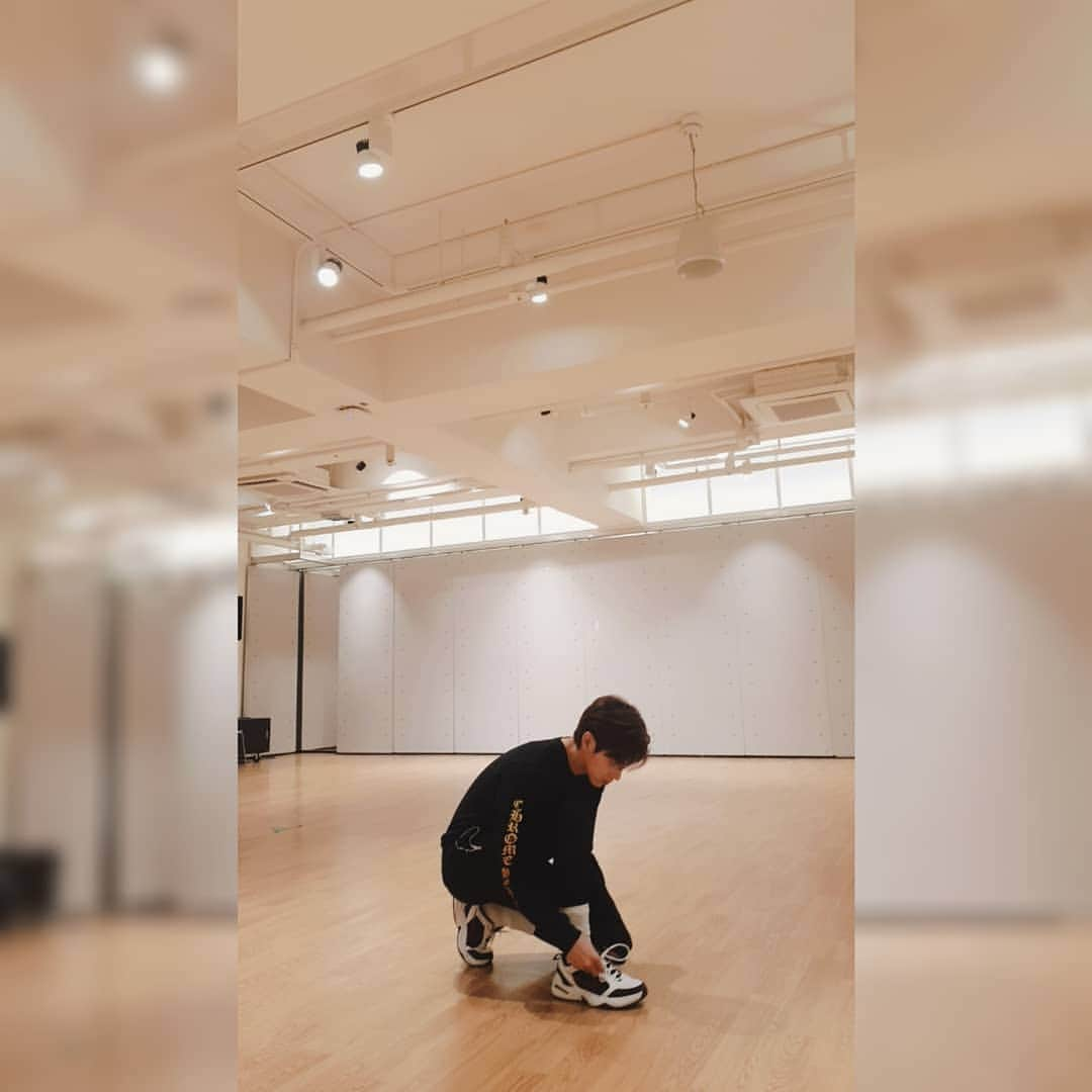 ユンホさんのインスタグラム写真 - (ユンホInstagram)「시-작」5月17日 1時45分 - yunho2154