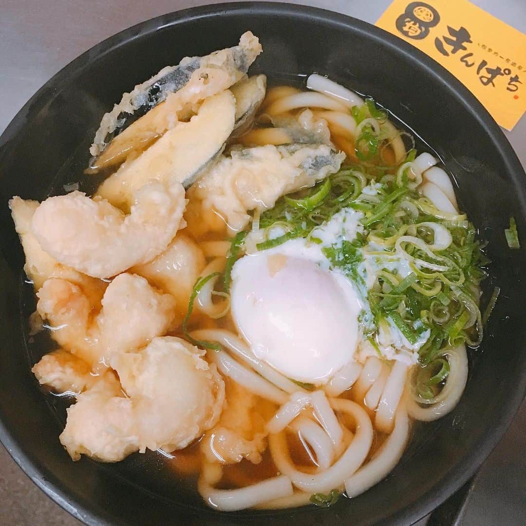 きんぱち難波店さんのインスタグラム写真 - (きんぱち難波店Instagram)「本日の昼賄い😋 天ぷらうどん🍽 うまし‼️‼️ #instagood #instafood #大阪 #おおさか #osaka #大阪居酒屋 #難波 #なんば #なんば居酒屋 #裏なんば #裏難波 #個室 #個室居酒屋 #均一 #均一居酒屋 #食べ放題 #飲み放題 #食べ放題居酒屋 #飲み放題居酒屋 #食べ飲み放題居酒屋 #食べ飲み放題難波 #賄い #まかない #アルバイト募集 #アルバイト募集中 #まかないつき」5月16日 16時57分 - kinpachi.8