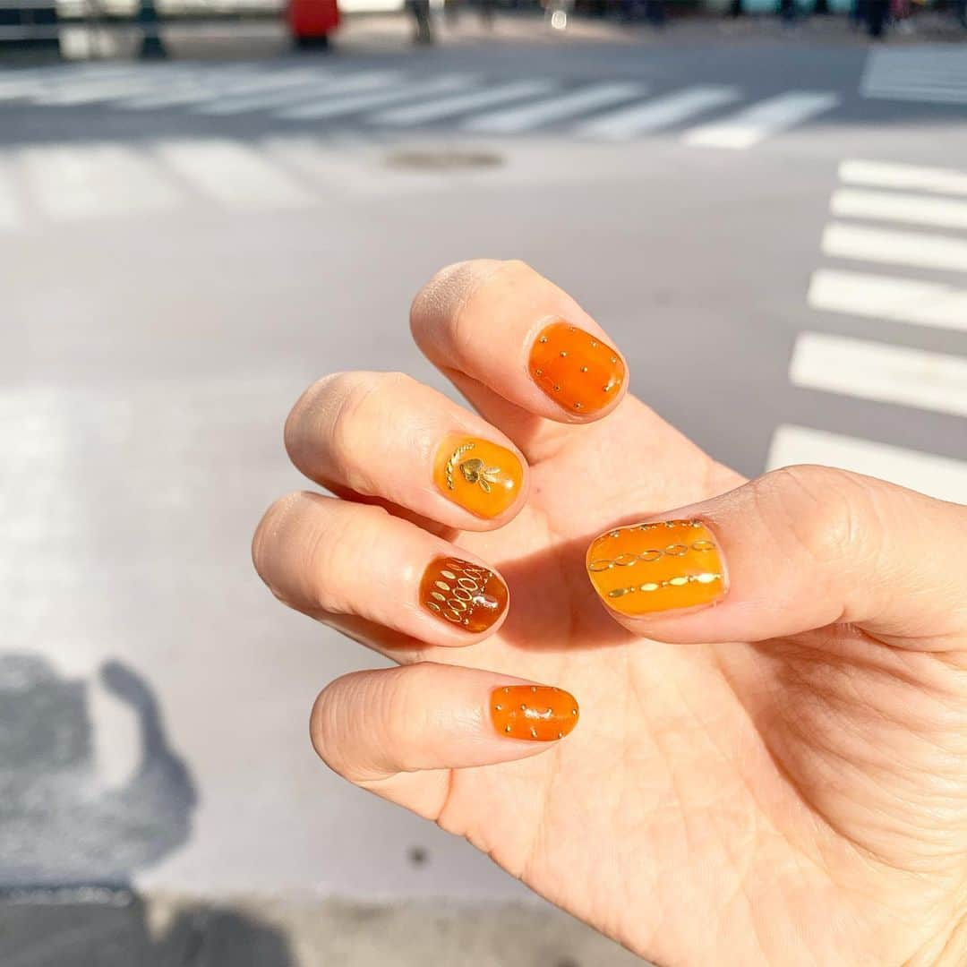 廣瀬麻伊さんのインスタグラム写真 - (廣瀬麻伊Instagram)「new nail🍀 人生初めてのスタッズnailを してもらいました🌻  エネルギーが出る ちょっぴり大人なデザイン🍀 前田さんが作る 繊細さも  いつみても、本当に美しい  有難うございました🥰 @izumi_nailart  @salon_de_sadam」5月16日 17時04分 - mai_hirose