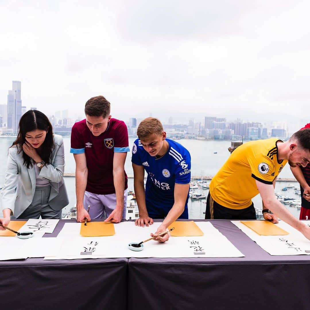レスター・シティFCさんのインスタグラム写真 - (レスター・シティFCInstagram)「😎🇭🇰 . . . #lcfc youngster Kiernan Dewsbury-Hall helps launch the HKFC Citi Soccer Sevens!」5月16日 17時14分 - lcfc