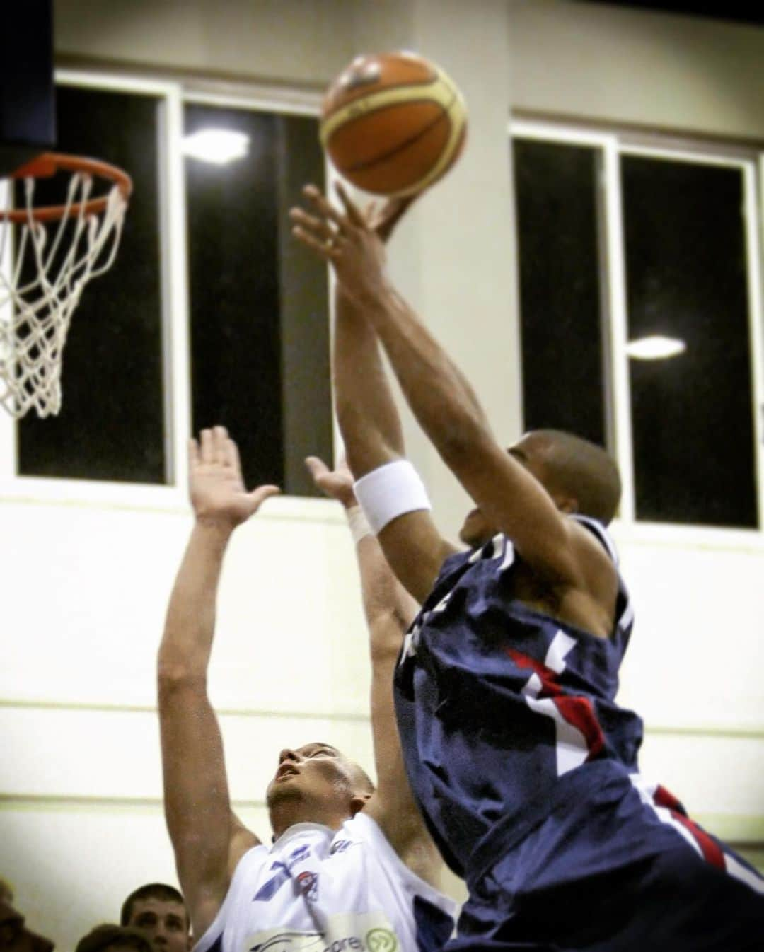 FIBAさんのインスタグラム写真 - (FIBAInstagram)「Can you guess who is the player defending on Edwin Jackson &  Antonio Pantin 🐲?」5月16日 17時12分 - fiba