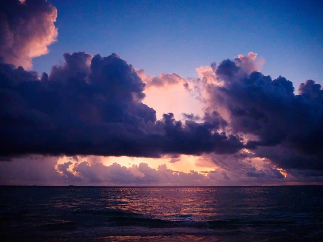 豊大槻さんのインスタグラム写真 - (豊大槻Instagram)「#maldaives #sunset #モルディブ #ビーチ #夕焼け」5月16日 17時20分 - yutakachi
