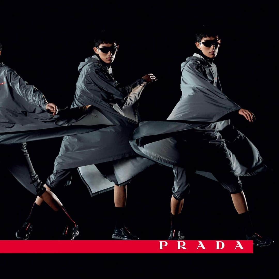プラダさんのインスタグラム写真 - (プラダInstagram)「Movement defines the new campaign for #PradaLineaRossa, clothing created for high stakes. ⠀ - ⠀ Model #JunYoung ⠀ Art Direction @thomaslenthal/@lenthalstudio ⠀ Photography @danielsannwald ⠀ Styling @elodiedavid ⠀ Production @divisiondivision ⠀ - ⠀ Discover more via link in bio. ⠀ #Prada ⠀ #PradaSS19」5月16日 17時26分 - prada