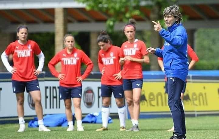 サッカーイタリア代表さんのインスタグラム写真 - (サッカーイタリア代表Instagram)「#Nazionale Femminile🇮🇹 Verso il #Mondiale: le #Azzurre invitate in Senato alla vigilia della partenza per la Francia . Sabato 1° giugno una delegazione guidata dal presidente Gravina sarà ricevuta a Palazzo Madama dal presidente del Senato della Repubblica Alberti Casellati . . #VivoAzzurro #FIFAWWC」5月16日 17時44分 - azzurri