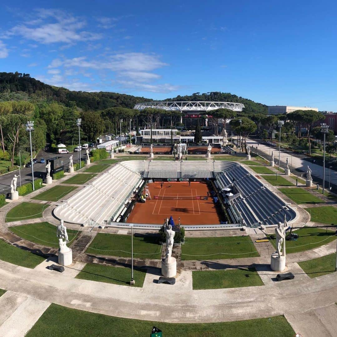 マルセロ・メロさんのインスタグラム写真 - (マルセロ・メロInstagram)「Pietrangeli, uma das quadras mais bonitas do mundo. Quem gosta de tênis eu recomendo a visitar este torneio, vale muito a pena. . . Nosso jogo será no fim do dia, o Thiem ainda tem que fazer dois jogos de simples para depois jogar as duplas. Vaaamo q vaaamo . . @centauroesporte @itambe @meubmg @orfeucafes #somostodosgirafa #cbt #melokubot」5月16日 17時47分 - marcelomelo83