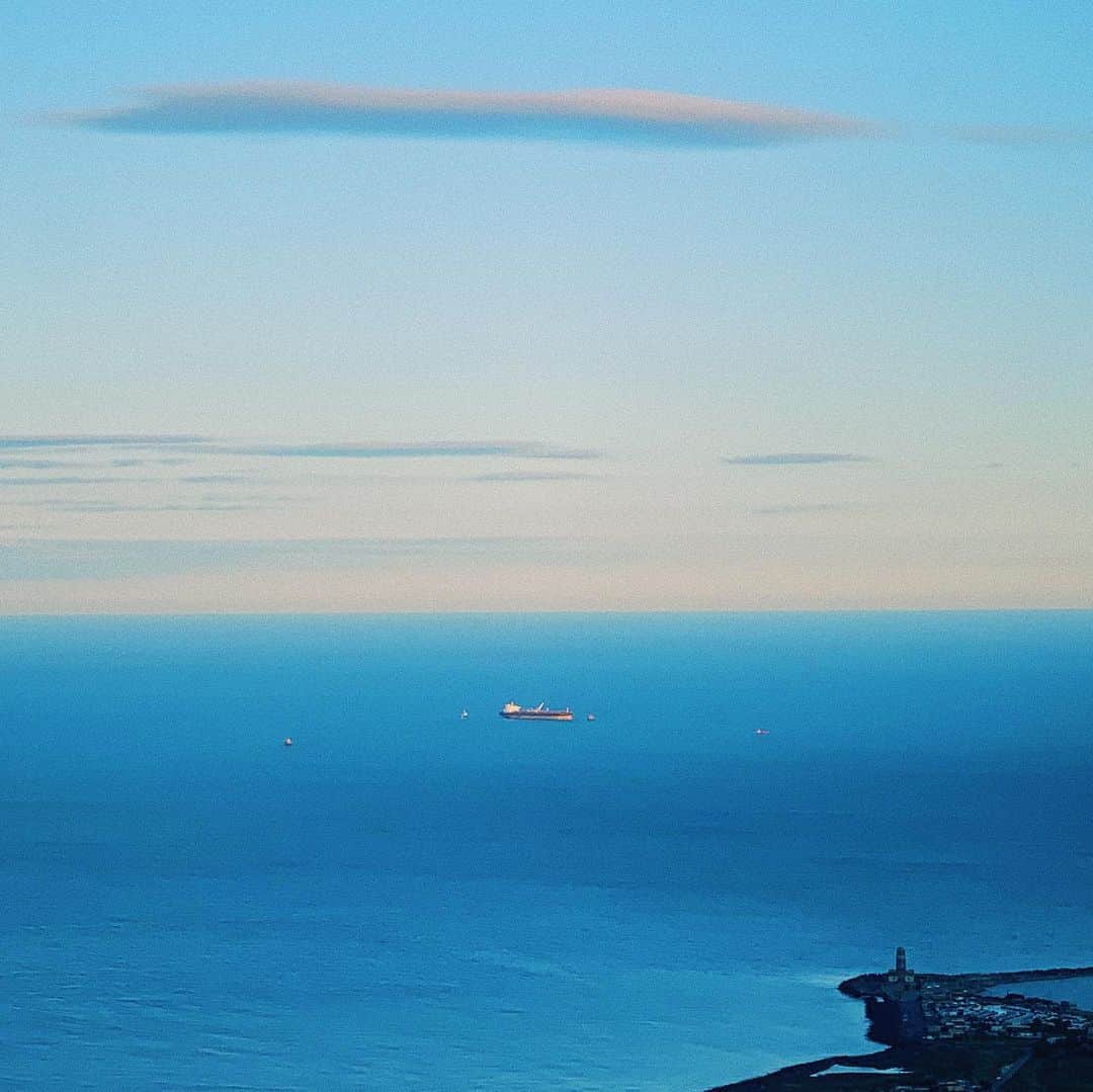 リウ・ウェンのインスタグラム：「#WenInFlight」