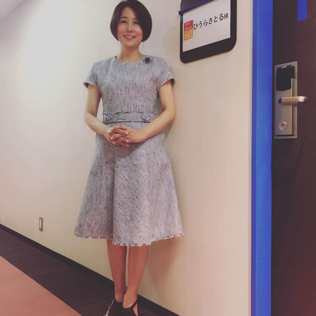 ひうらさとるのインスタグラム：「…はっ！出演前に告知し忘れましたー。Live news it !またまた出演させてもらってましたー。 今日は虻川美穂子さんと！実はこの間城崎にもロケで来てくれてたんですよ！楽しい人だったー❤︎ また来週もたぶん出ると思うのでよろしくー お洋服はANTEPRIMA です。お嬢ぽくてかわいいですよね😍 53さいだけど…٩( ᐛ )و #livenewsit  #アレコレト #虻川美穂子 さん #あぶちゃん ❤︎ #ANTEPRIMA」