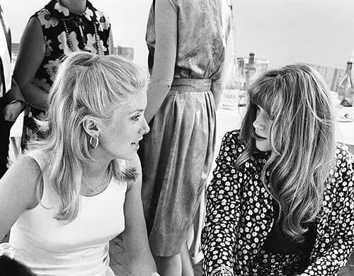 Meganさんのインスタグラム写真 - (MeganInstagram)「Catherine Deneuve and Françoise Dorléac at the Cannes Film Festival, 1965 #catherinedeneuve #francoisedorleac #cannesfilmfestival」5月16日 18時26分 - zanzan_domus