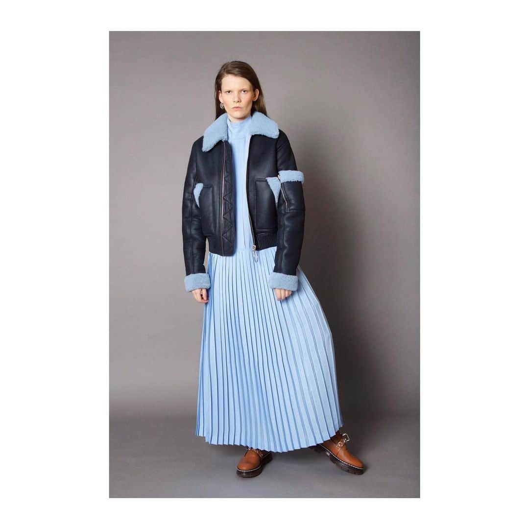 セドリック シャルリエさんのインスタグラム写真 - (セドリック シャルリエInstagram)「Light blue plissé dress and eco leather aviator jacket of our new resort AW19-20 on pre order at the moment. Available in boutique soon. #cedriccharlierofficial #cedriccharlier #womenswear #resort19 #」5月16日 18時57分 - cedriccharlierofficial
