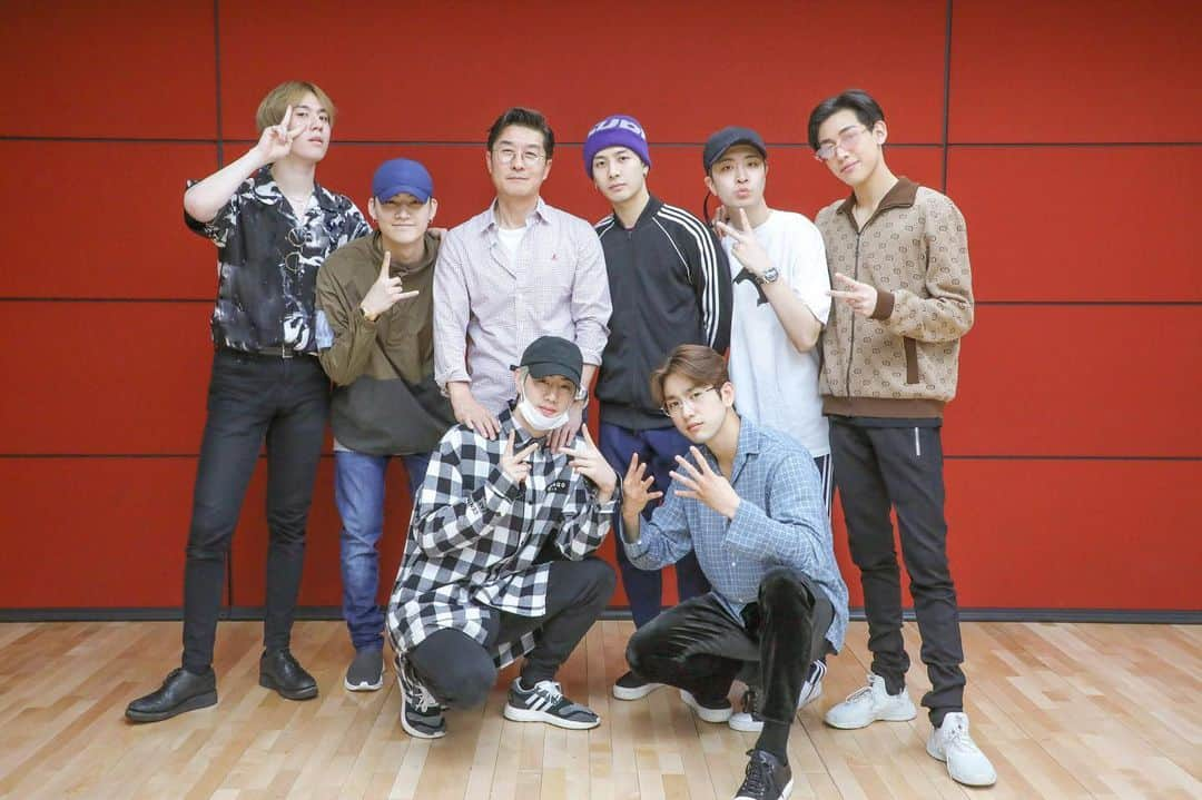 GOT7さんのインスタグラム写真 - (GOT7Instagram)「GOT7 X 배우 김상중 (SPECIAL GUEST)  GOT7 <SPINNING TOP : BETWEEN SECURITY & INSECURITY>  COMEBACK LIVE TALK  vlive.tv/video/129150  2019.05.20 MON 9PM (KST) COMING SOON!  #GOT7 #갓세븐 #GOT7_SPINNINGTOP #GOT7_BETWEEN_SECURITY_AND_INSECURITY #GOT7_ECLIPSE」5月16日 19時01分 - got7.with.igot7