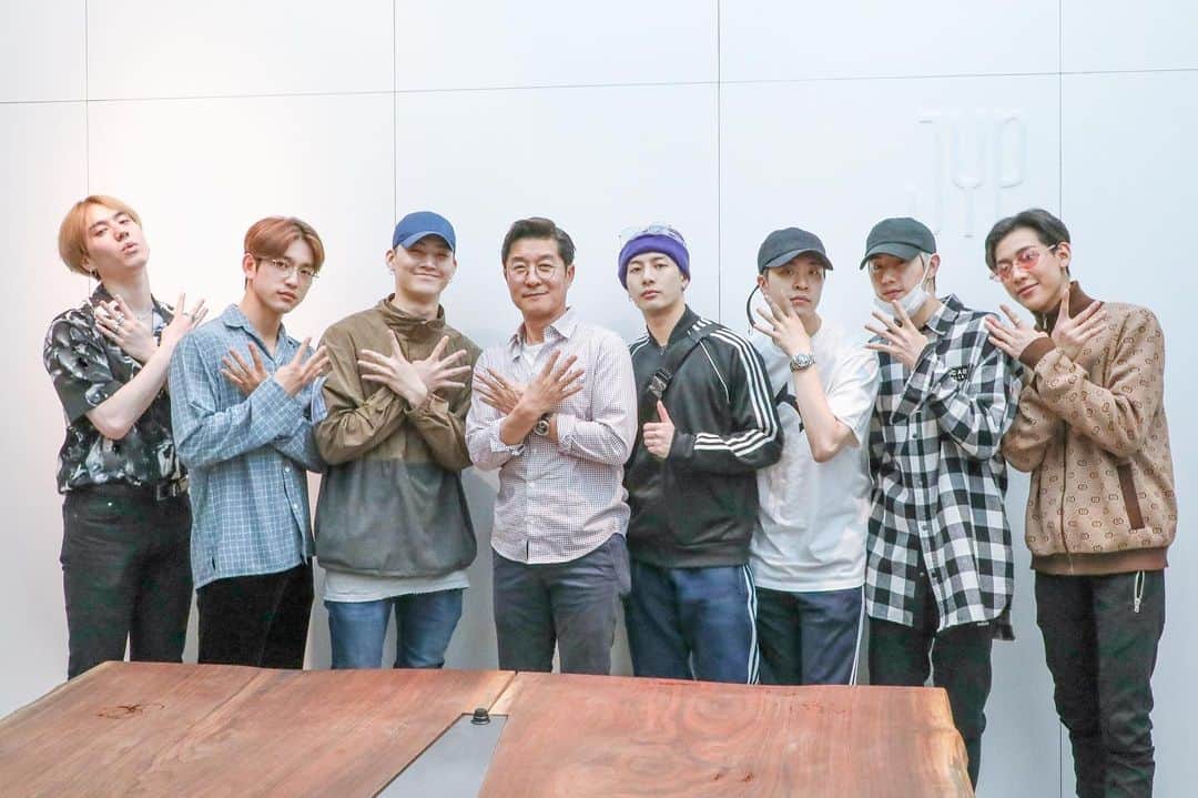 GOT7さんのインスタグラム写真 - (GOT7Instagram)「GOT7 X 배우 김상중 (SPECIAL GUEST)  GOT7 <SPINNING TOP : BETWEEN SECURITY & INSECURITY>  COMEBACK LIVE TALK  vlive.tv/video/129150  2019.05.20 MON 9PM (KST) COMING SOON!  #GOT7 #갓세븐 #GOT7_SPINNINGTOP #GOT7_BETWEEN_SECURITY_AND_INSECURITY #GOT7_ECLIPSE」5月16日 19時01分 - got7.with.igot7