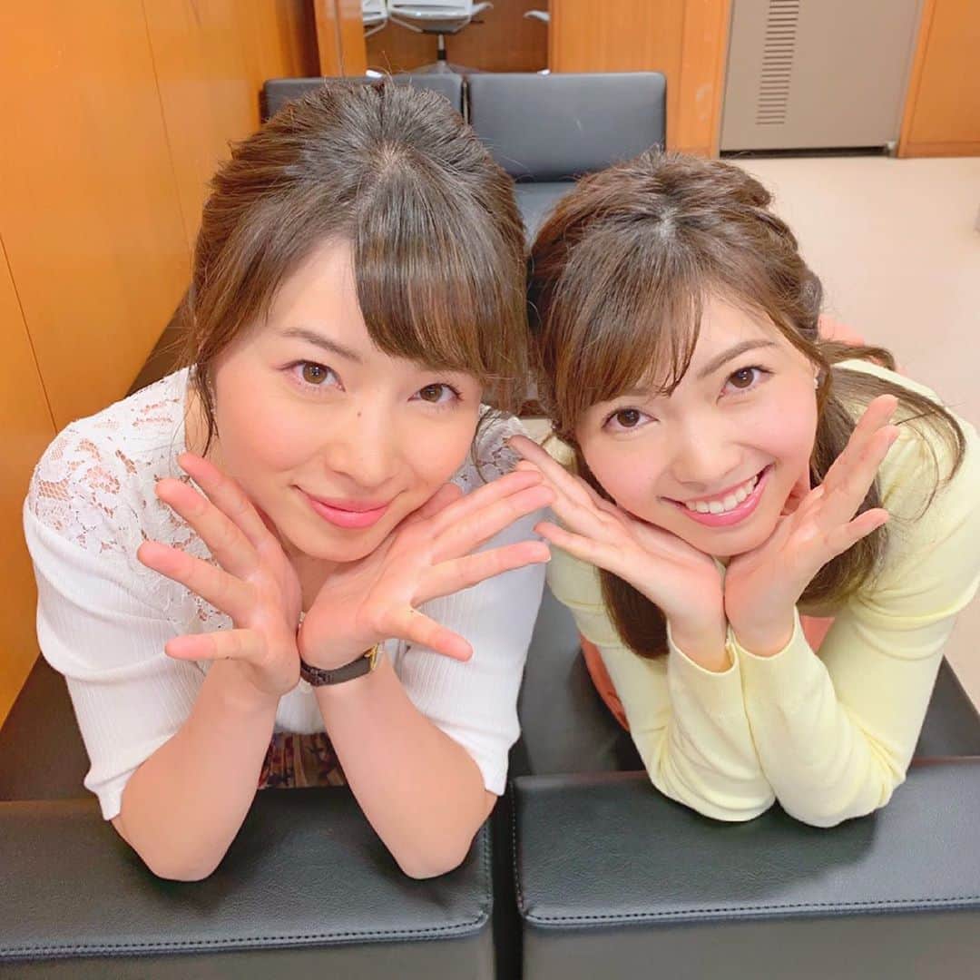 川又智菜美のインスタグラム：「はやドキ☀️﻿ 今週もご覧いただきありがとうございました❣️﻿ ﻿ 今日も皆川さんと😘﻿ 2人でどうしようか？どう撮ろうか？﻿ と話している時が私の中で楽しみな時間です☺️笑﻿ ﻿ 今日のオフショットは、メイクさんに﻿ 「上目遣いで！！」という﻿ アドバイスを頂き撮りました🤣﻿ ﻿ 皆川さん、完璧です👌﻿ ﻿ #tbs #はやドキ #アナウンサー #皆川玲奈 アナ﻿ #セントフォース #川又智菜美 #オフショット﻿ #上目遣い 笑」